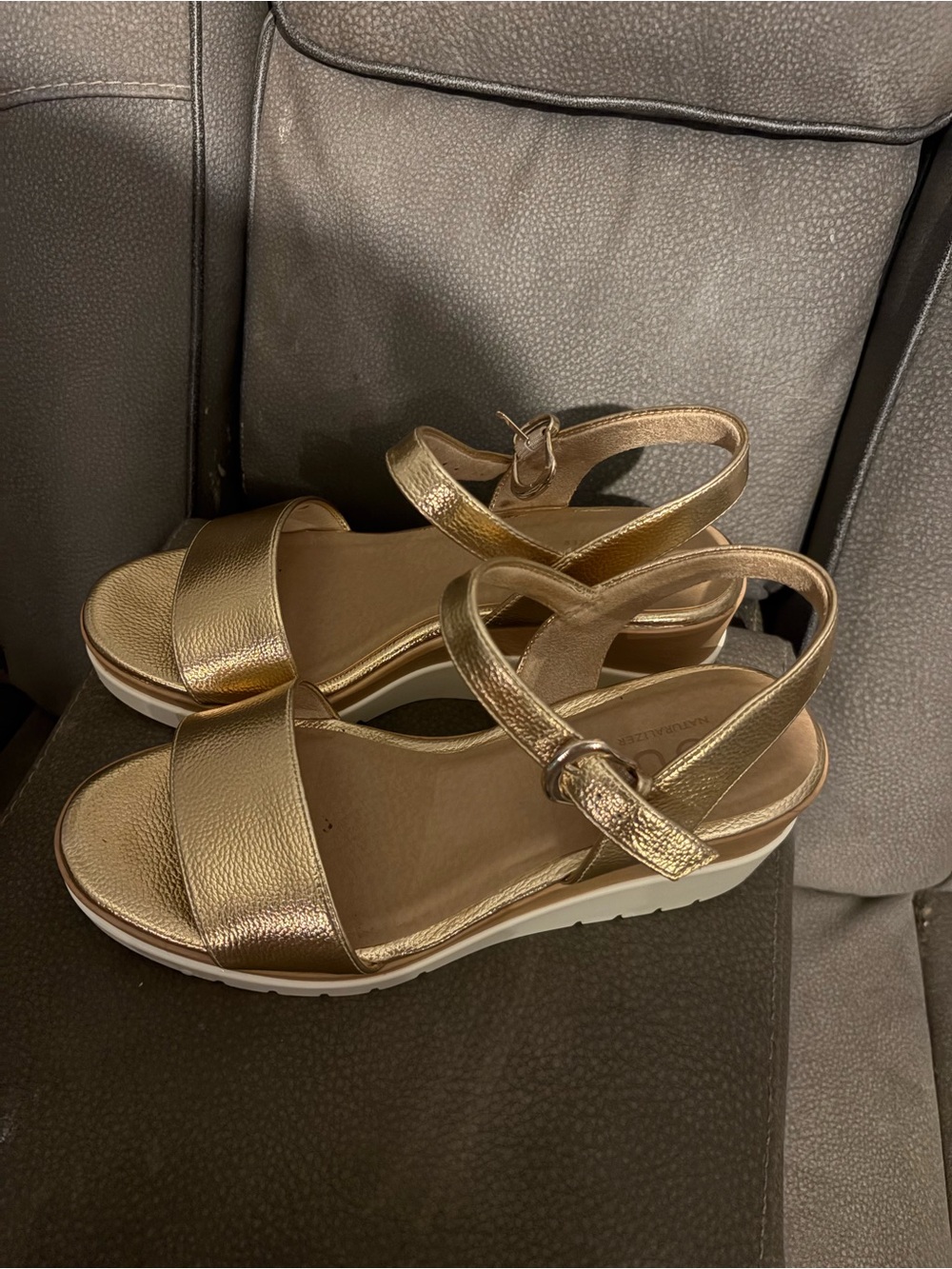 Soul Naturalizer Graciela Wedge Sandal (metallic gold straps)